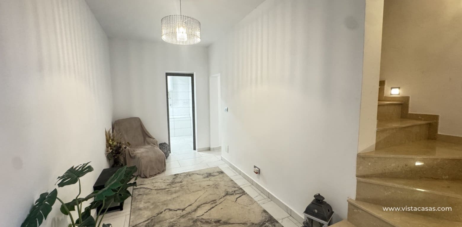 Chalet de 5 habitaciones en San Miguel de Salinas en venta - 599.999 € (Ref: 9639891)