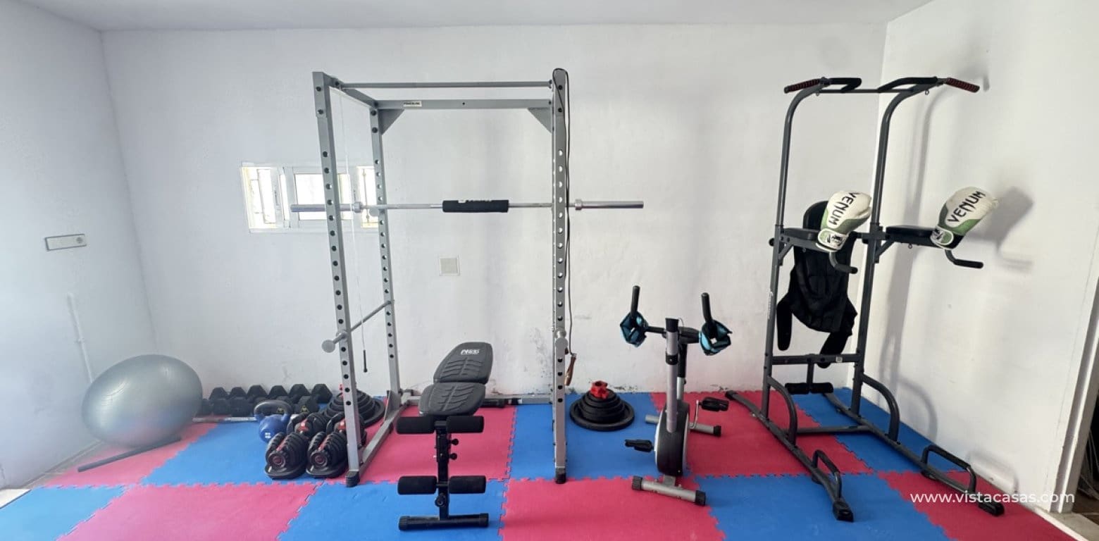 Chalet de 5 habitaciones en San Miguel de Salinas en venta - 599.999 € (Ref: 9639891)