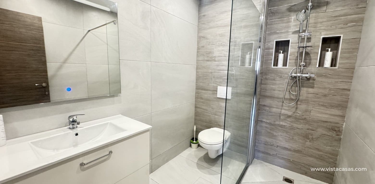 Chalet de 5 habitaciones en San Miguel de Salinas en venta - 599.999 € (Ref: 9639891)