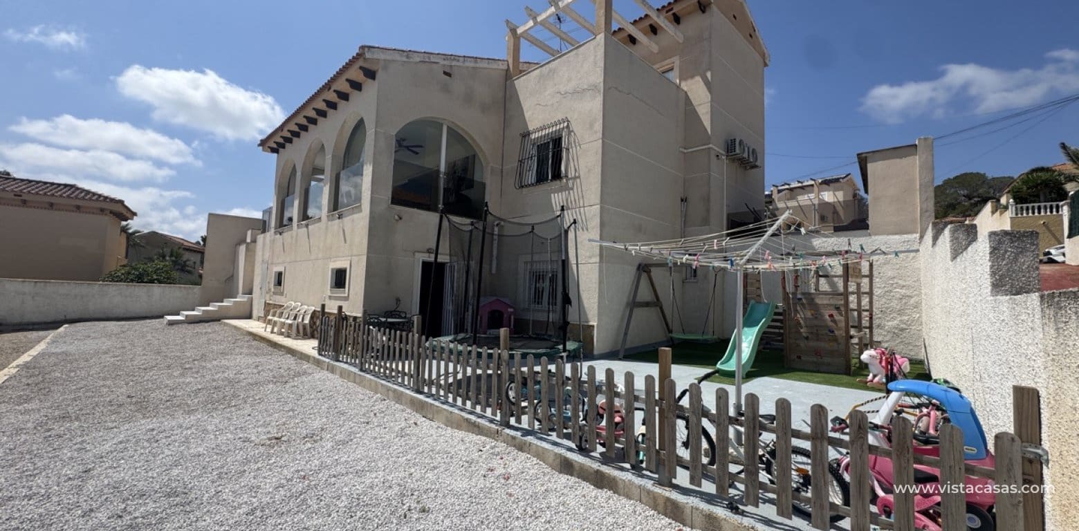 Chalet de 5 habitaciones en San Miguel de Salinas en venta - 599.999 € (Ref: 9639891)