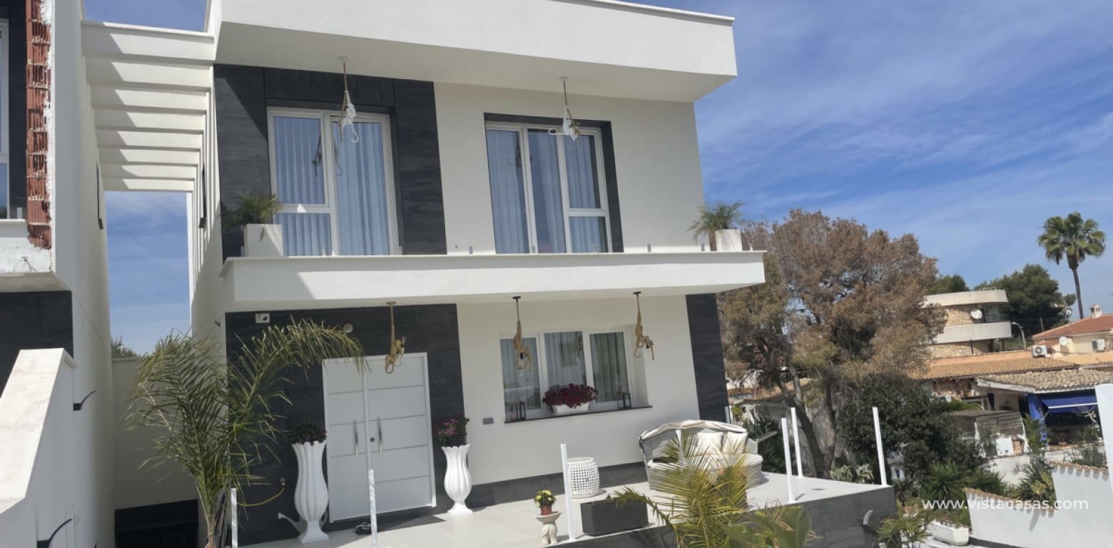 Chalet de 4 habitaciones en Los Balcones en venta - 599.000 € (Ref: 9639894)