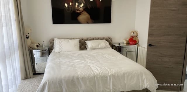 Chalet de 4 habitaciones en Los Balcones en venta - 599.000 € (Ref: 9639894)