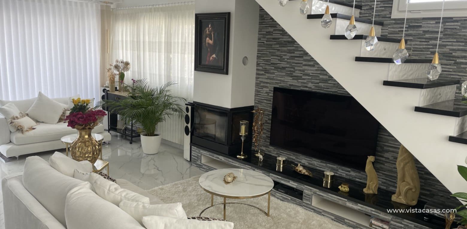 Chalet de 4 habitaciones en Los Balcones en venta - 599.000 € (Ref: 9639894)