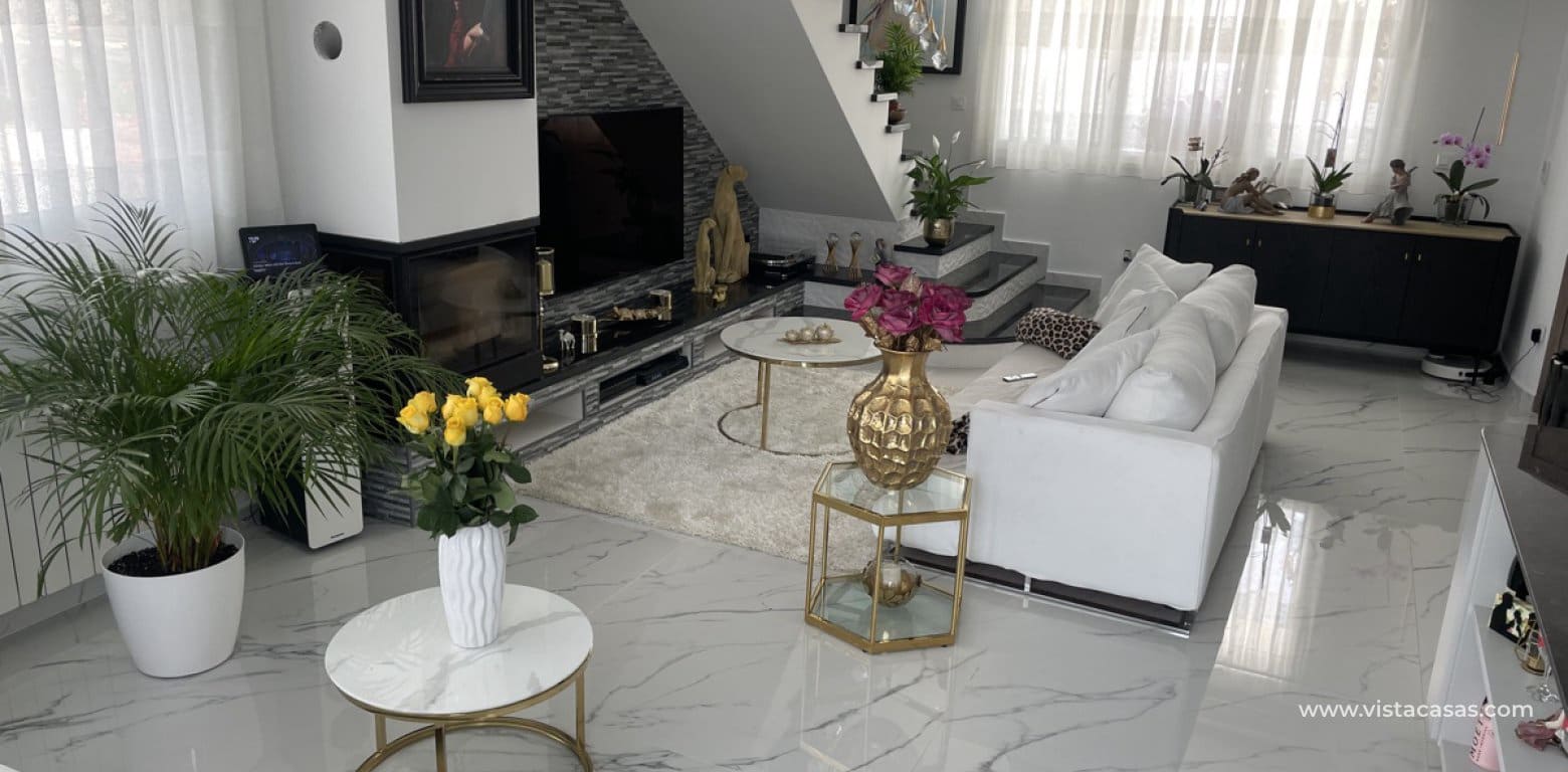 Chalet de 4 habitaciones en Los Balcones en venta - 599.000 € (Ref: 9639894)