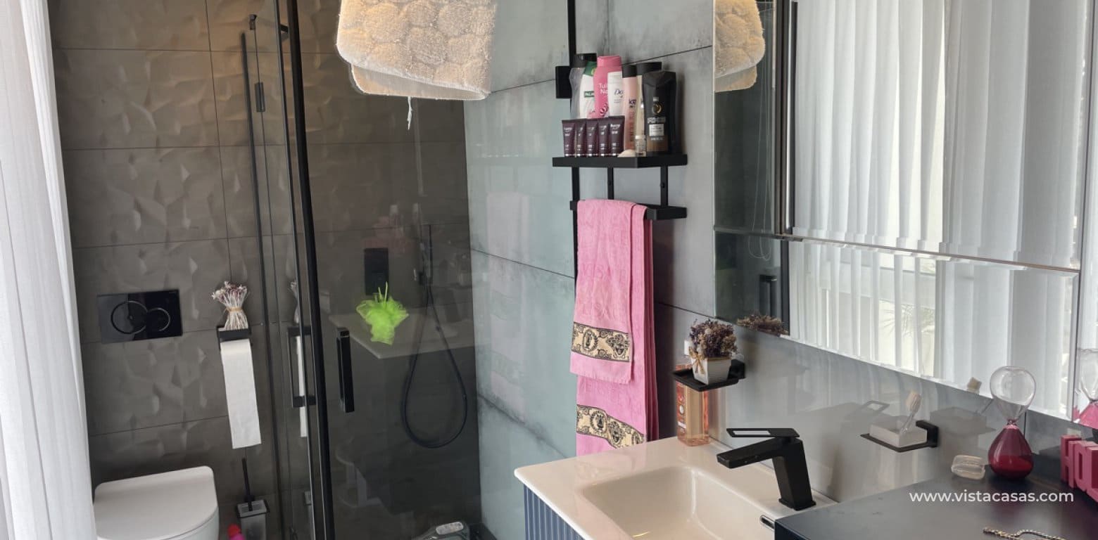 Chalet de 4 habitaciones en Los Balcones en venta - 599.000 € (Ref: 9639894)