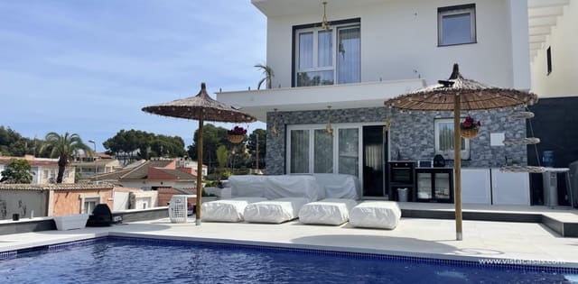 Chalet de 4 habitaciones en Los Balcones en venta - 599.000 € (Ref: 9639894)