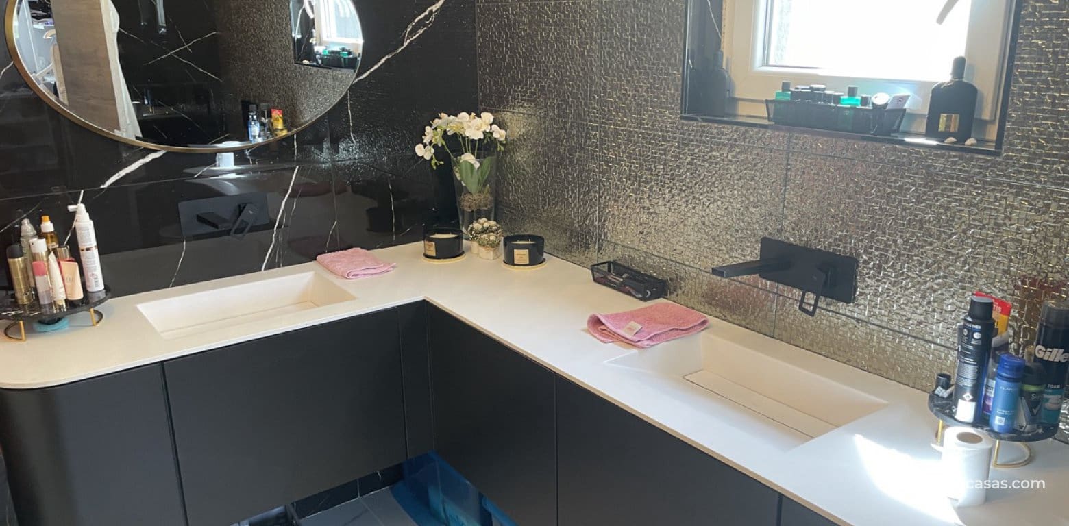 Chalet de 4 habitaciones en Los Balcones en venta - 599.000 € (Ref: 9639894)