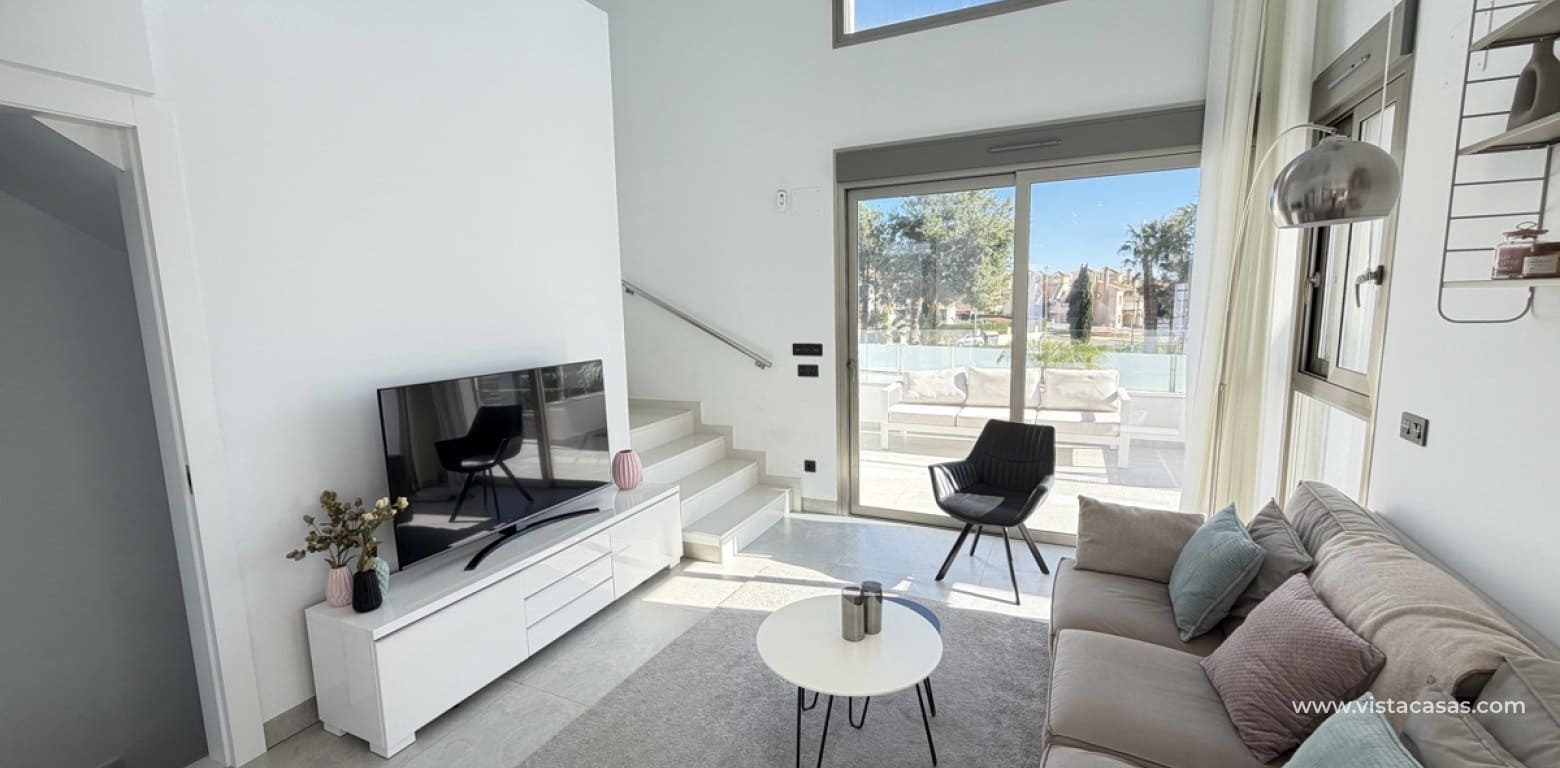 Chalet de 4 habitaciones en Villamartin en venta - 595.000 € (Ref: 9639896)