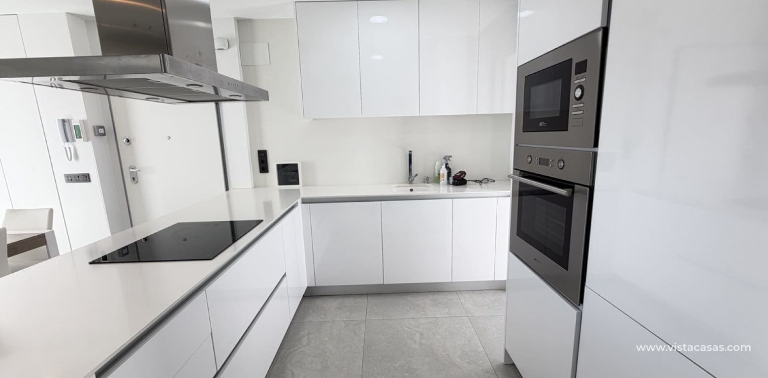 Chalet de 4 habitaciones en Villamartin en venta - 595.000 € (Ref: 9639896)