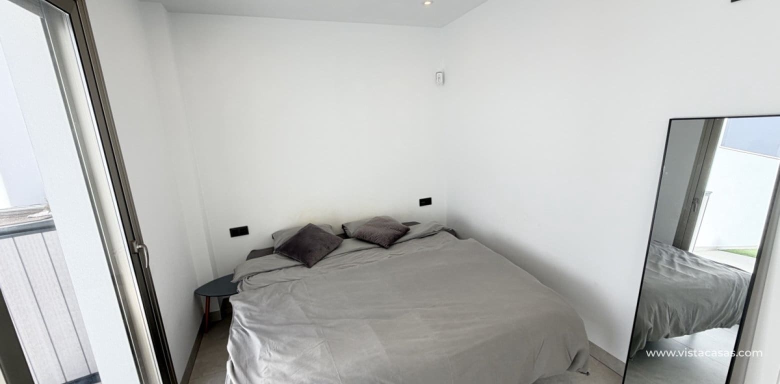 Chalet de 4 habitaciones en Villamartin en venta - 595.000 € (Ref: 9639896)