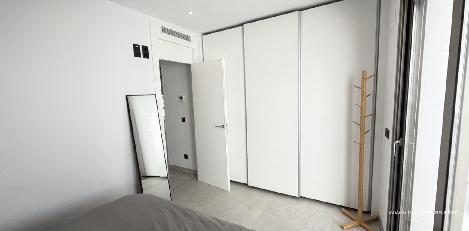 Chalet de 4 habitaciones en Villamartin en venta - 595.000 € (Ref: 9639896)