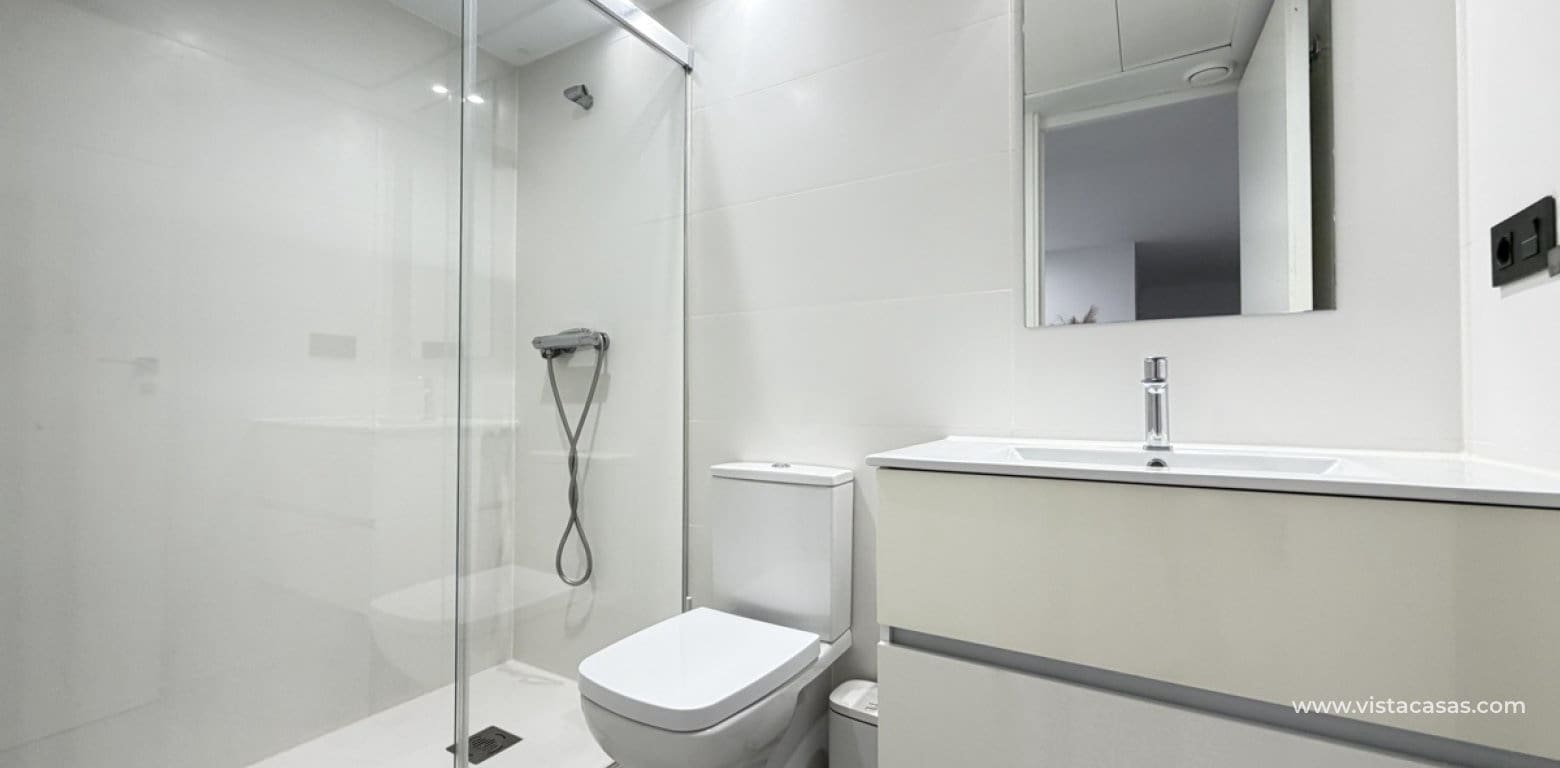 Chalet de 4 habitaciones en Villamartin en venta - 595.000 € (Ref: 9639896)