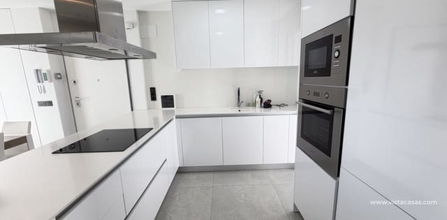 Chalet de 4 habitaciones en Villamartin, Orihuela en venta - 595.000 € (Ref: 9639896)