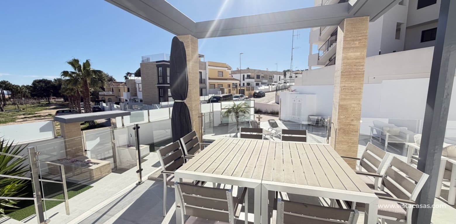 Chalet de 4 habitaciones en Villamartin en venta - 595.000 € (Ref: 9639896)