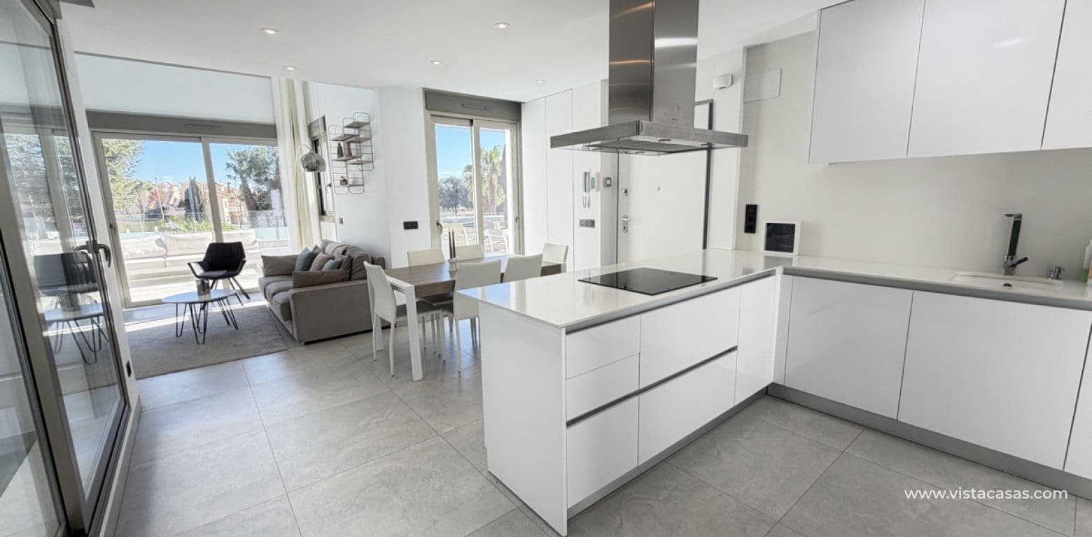 Chalet de 4 habitaciones en Villamartin en venta - 595.000 € (Ref: 9639896)