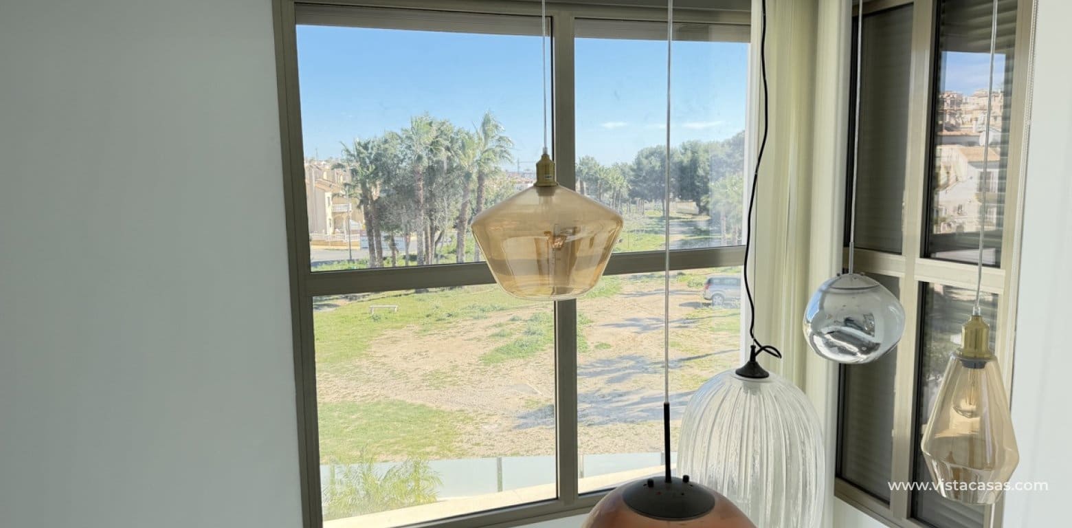 Chalet de 4 habitaciones en Villamartin en venta - 595.000 € (Ref: 9639896)