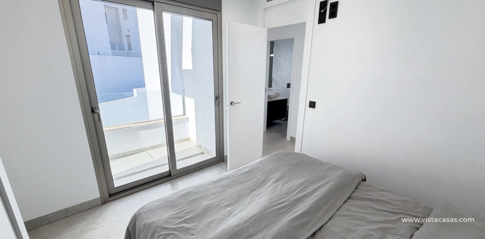 Chalet de 4 habitaciones en Villamartin en venta - 595.000 € (Ref: 9639896)