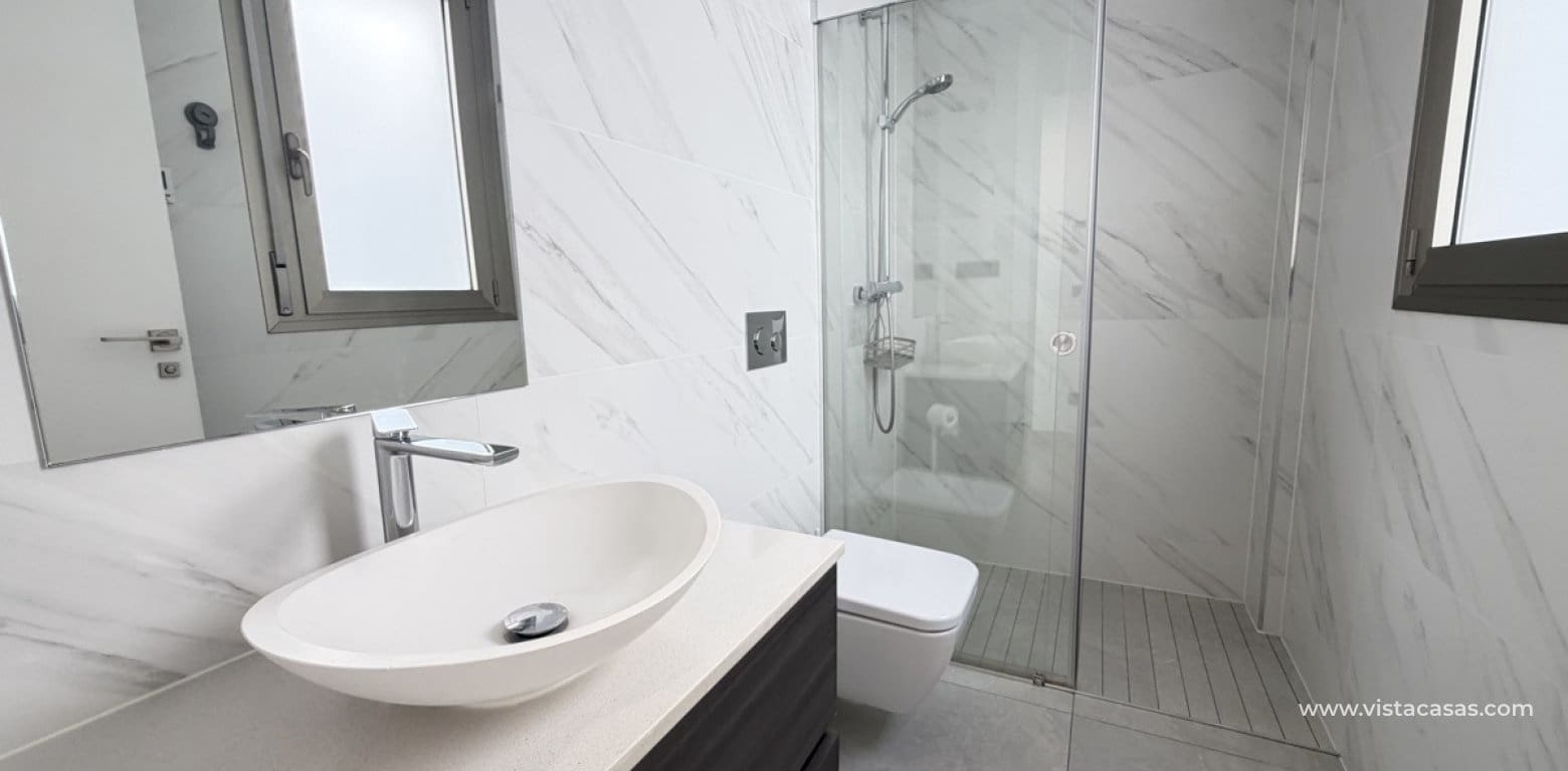 Chalet de 4 habitaciones en Villamartin en venta - 595.000 € (Ref: 9639896)