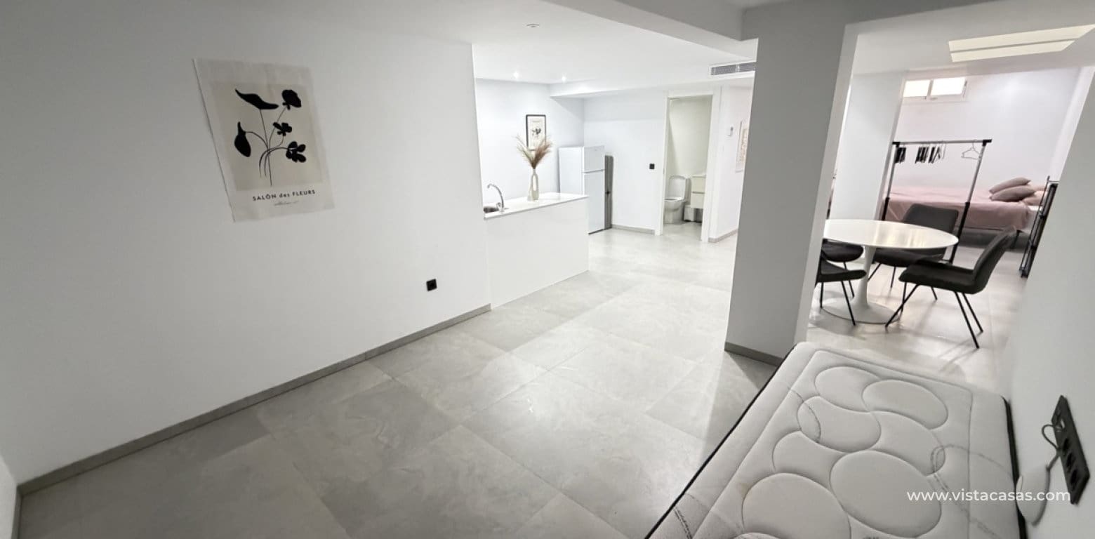 Chalet de 4 habitaciones en Villamartin en venta - 595.000 € (Ref: 9639896)