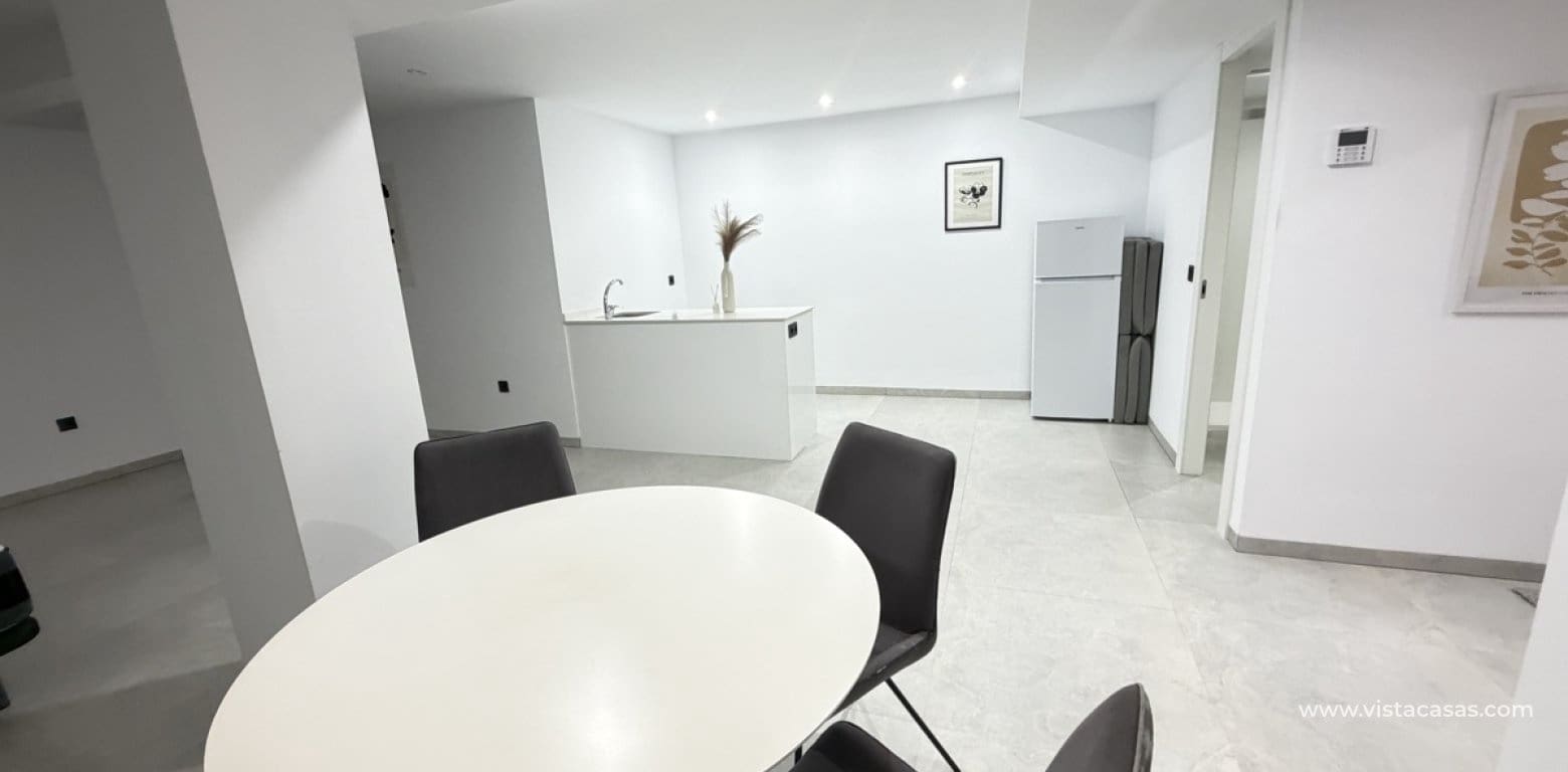 Chalet de 4 habitaciones en Villamartin en venta - 595.000 € (Ref: 9639896)