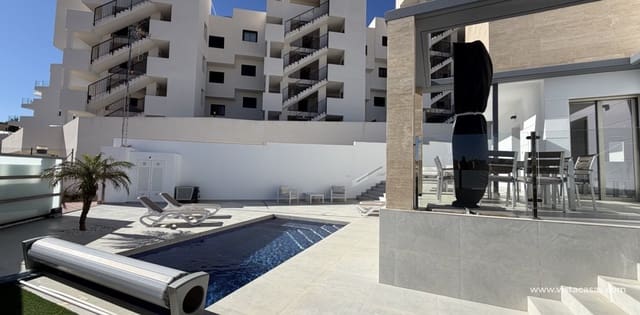 Chalet de 4 habitaciones en Villamartin, Orihuela en venta - 595.000 € (Ref: 9639896)