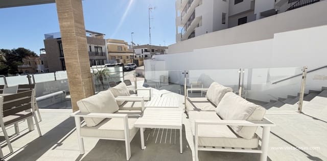 Chalet de 4 habitaciones en Villamartin, Orihuela en venta - 595.000 € (Ref: 9639896)