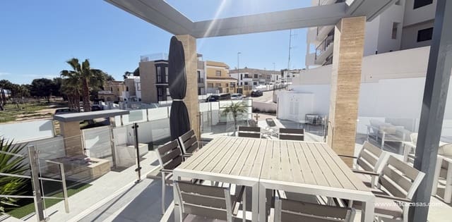 Chalet de 4 habitaciones en Villamartin, Orihuela en venta - 595.000 € (Ref: 9639896)