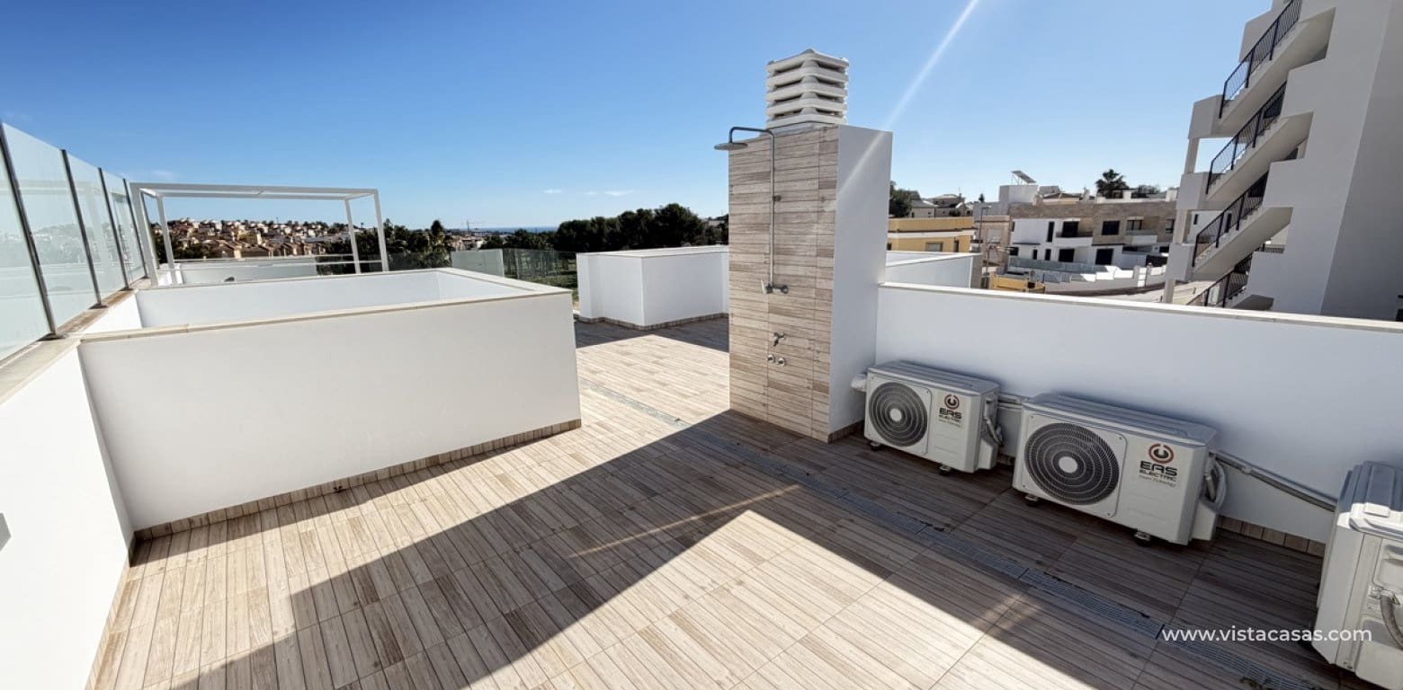 Chalet de 4 habitaciones en Villamartin en venta - 595.000 € (Ref: 9639896)