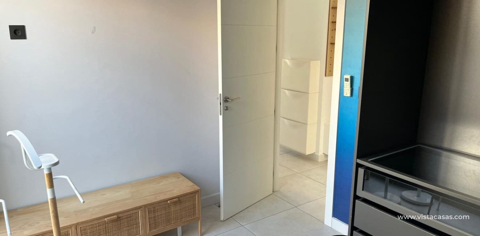 Chalet de 3 habitaciones en Cabo Roig en venta - 360.000 € (Ref: 9663239)