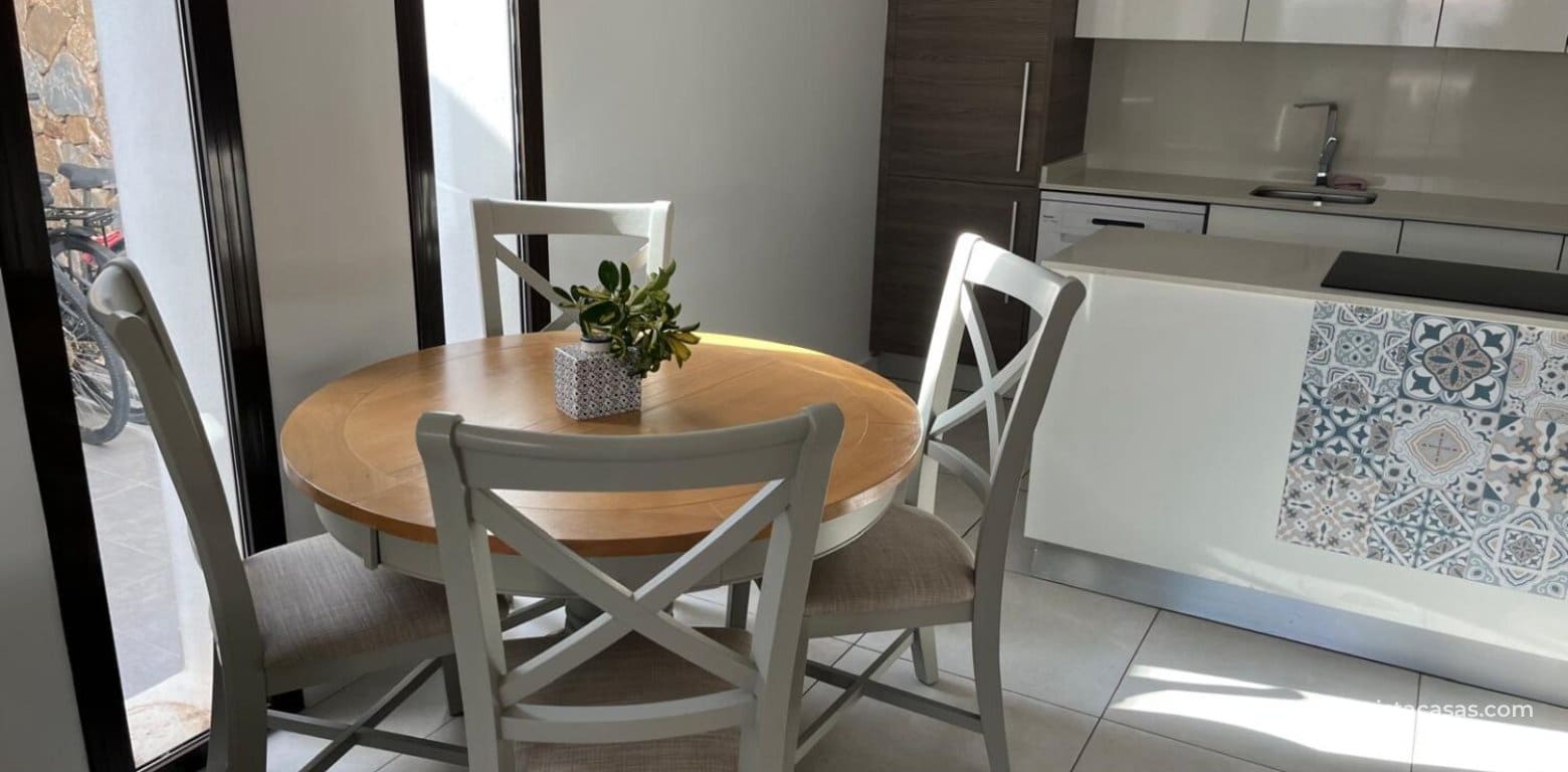 Chalet de 3 habitaciones en Cabo Roig en venta - 360.000 € (Ref: 9663239)