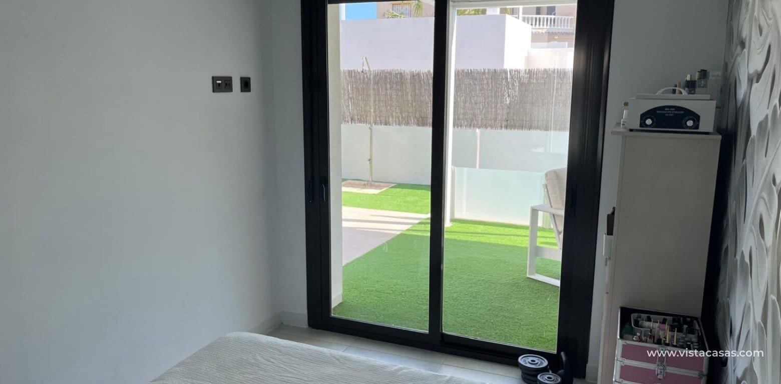 Chalet de 3 habitaciones en Cabo Roig en venta - 360.000 € (Ref: 9663239)