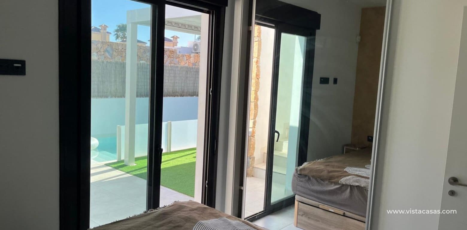Chalet de 3 habitaciones en Cabo Roig en venta - 360.000 € (Ref: 9663239)