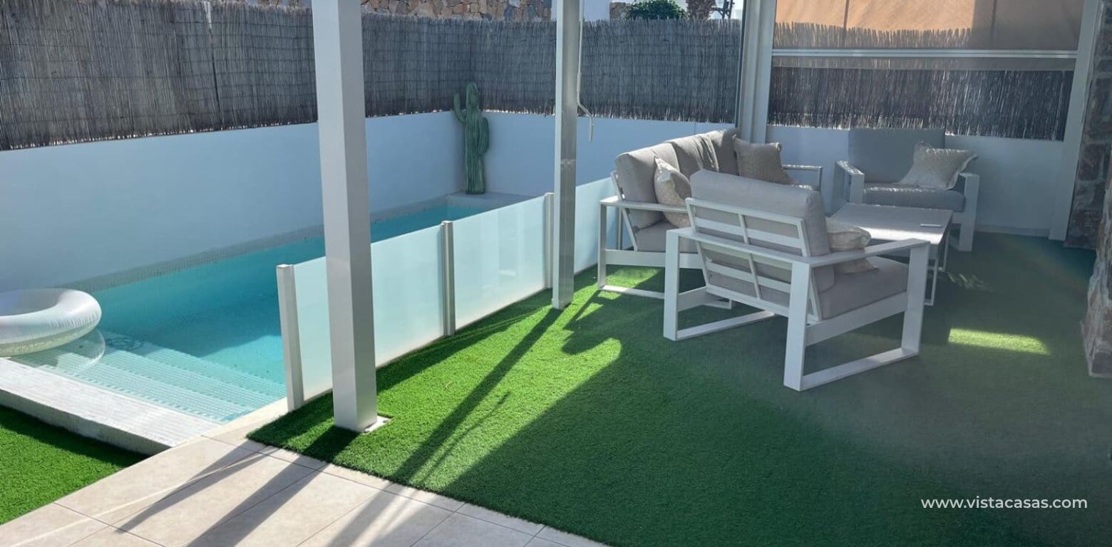 Chalet de 3 habitaciones en Cabo Roig en venta - 360.000 € (Ref: 9663239)