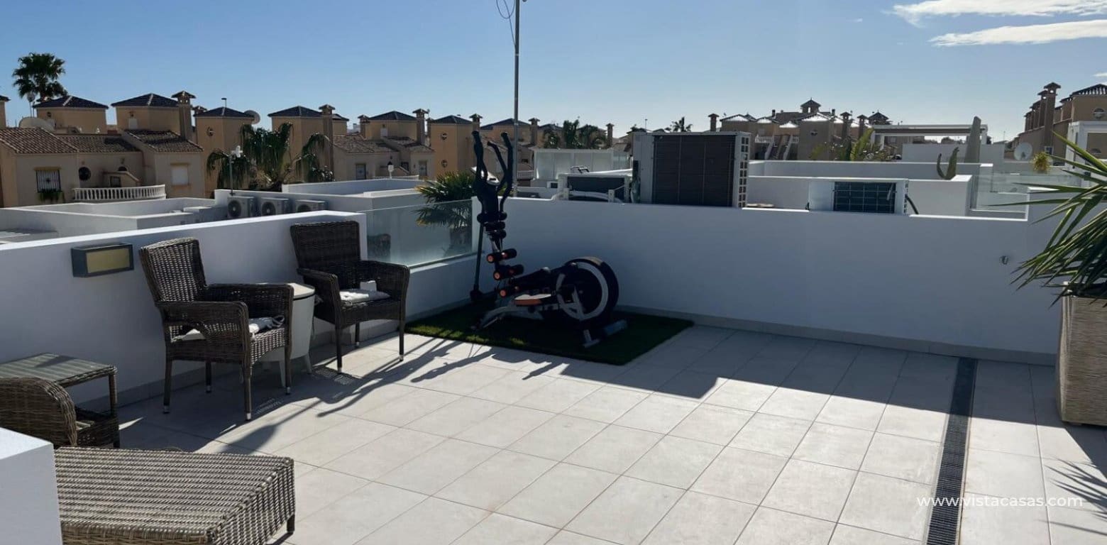 Chalet de 3 habitaciones en Cabo Roig en venta - 360.000 € (Ref: 9663239)