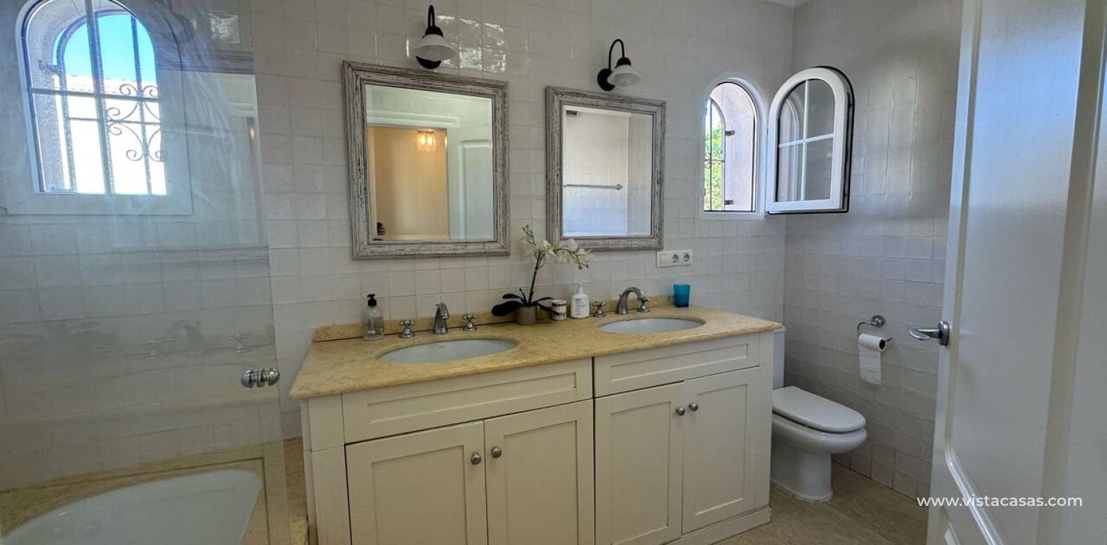 4 soverom Villa til salgs i Playa Flamenca - € 860 000 (Ref: 9663242)