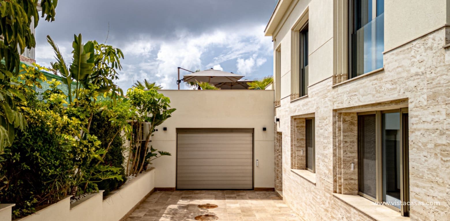 6 bedroom Villa for sale in La Zenia - € 2,950,000 (Ref: 9665162)