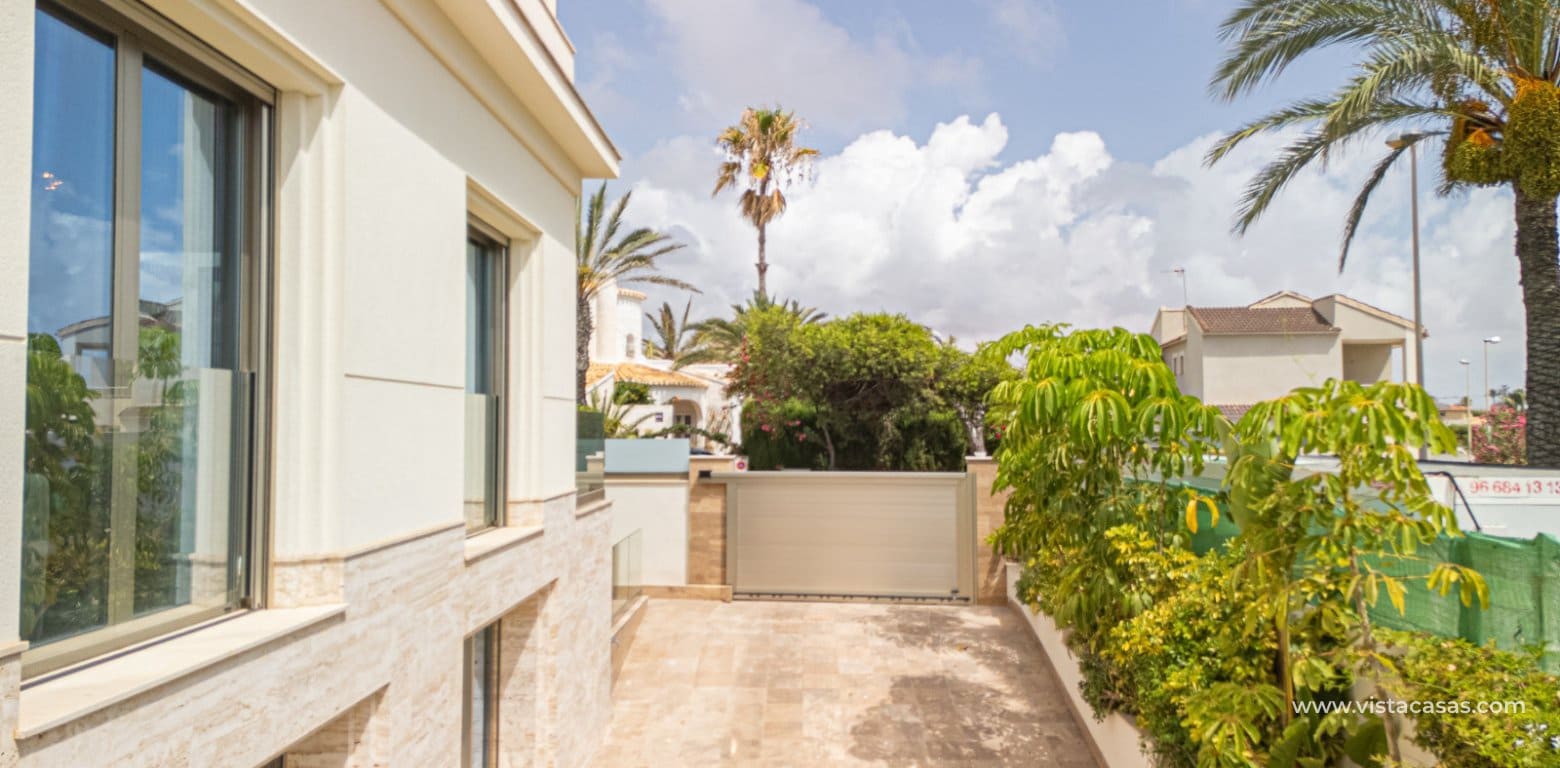 6 bedroom Villa for sale in La Zenia - € 2,950,000 (Ref: 9665162)