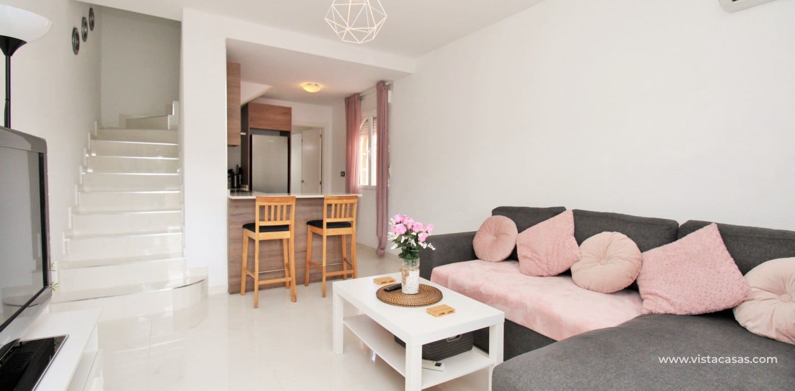 3 bedroom Townhouse for sale in Villamartin with pool - € 164,950 (Ref: 9669588)