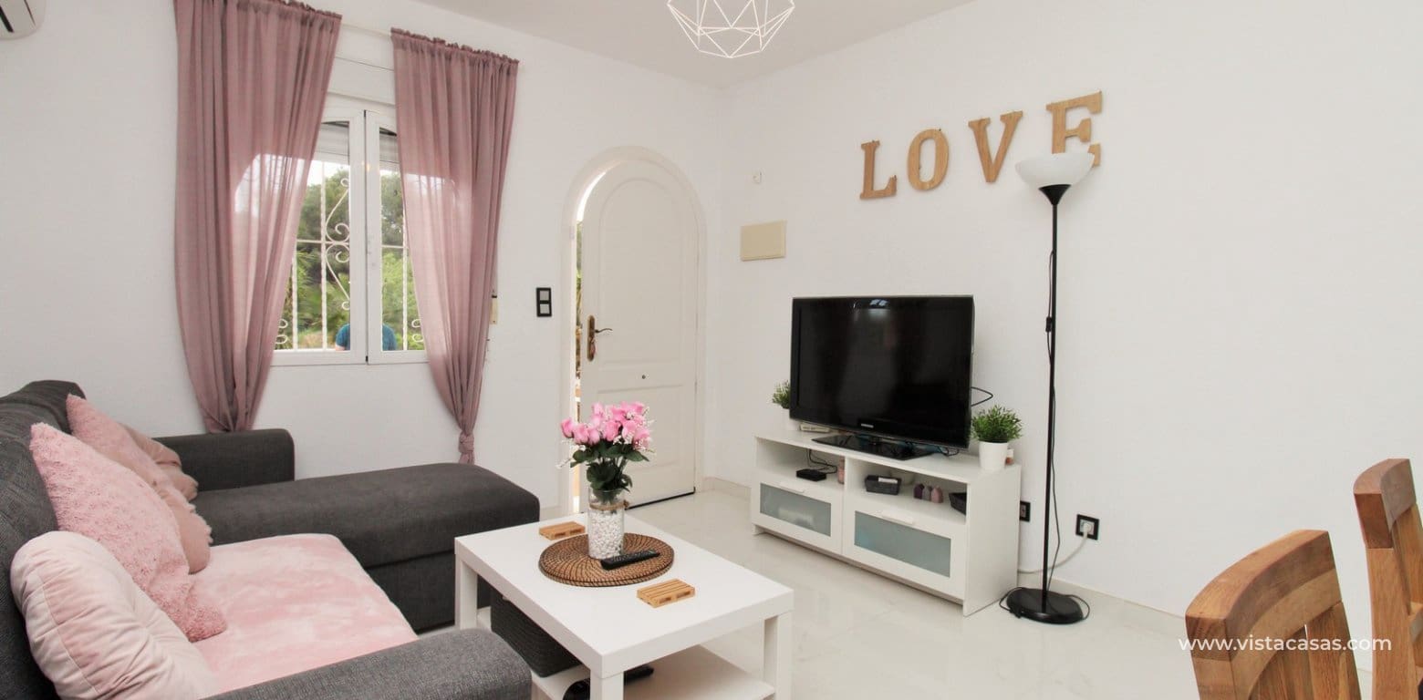 3 bedroom Townhouse for sale in Villamartin with pool - € 164,950 (Ref: 9669588)