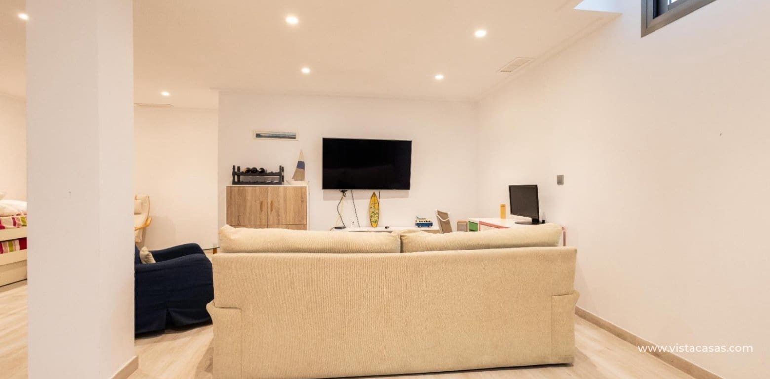 4 Zimmer Villa zu verkaufen in Villamartin - 490.000 € (Ref: 9674751)