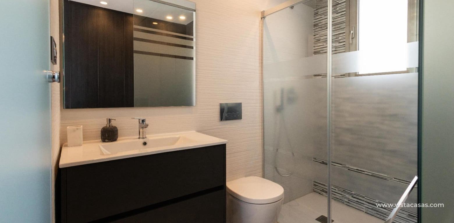 4 Zimmer Villa zu verkaufen in Villamartin - 490.000 € (Ref: 9674751)