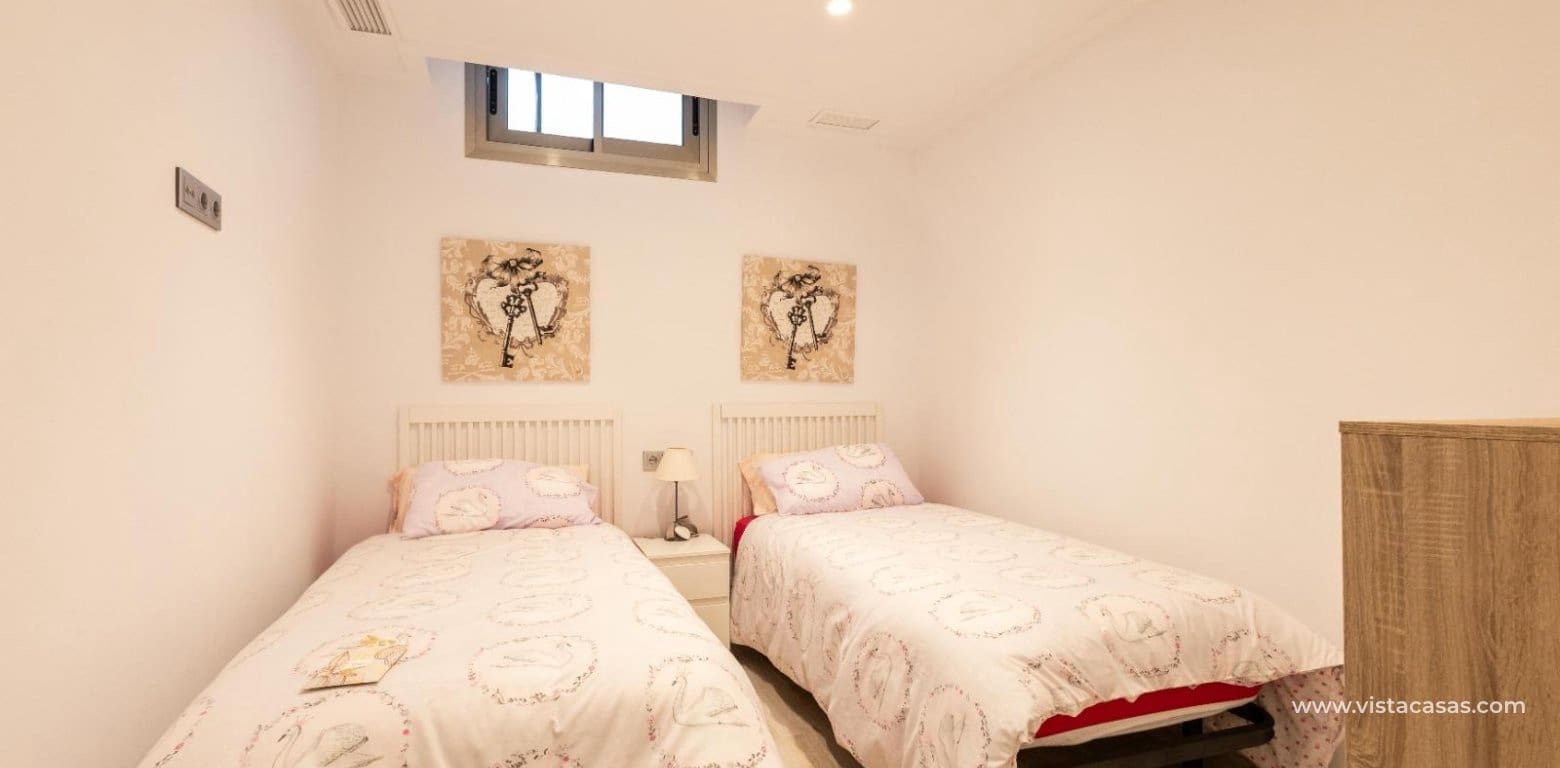 4 Zimmer Villa zu verkaufen in Villamartin - 490.000 € (Ref: 9674751)