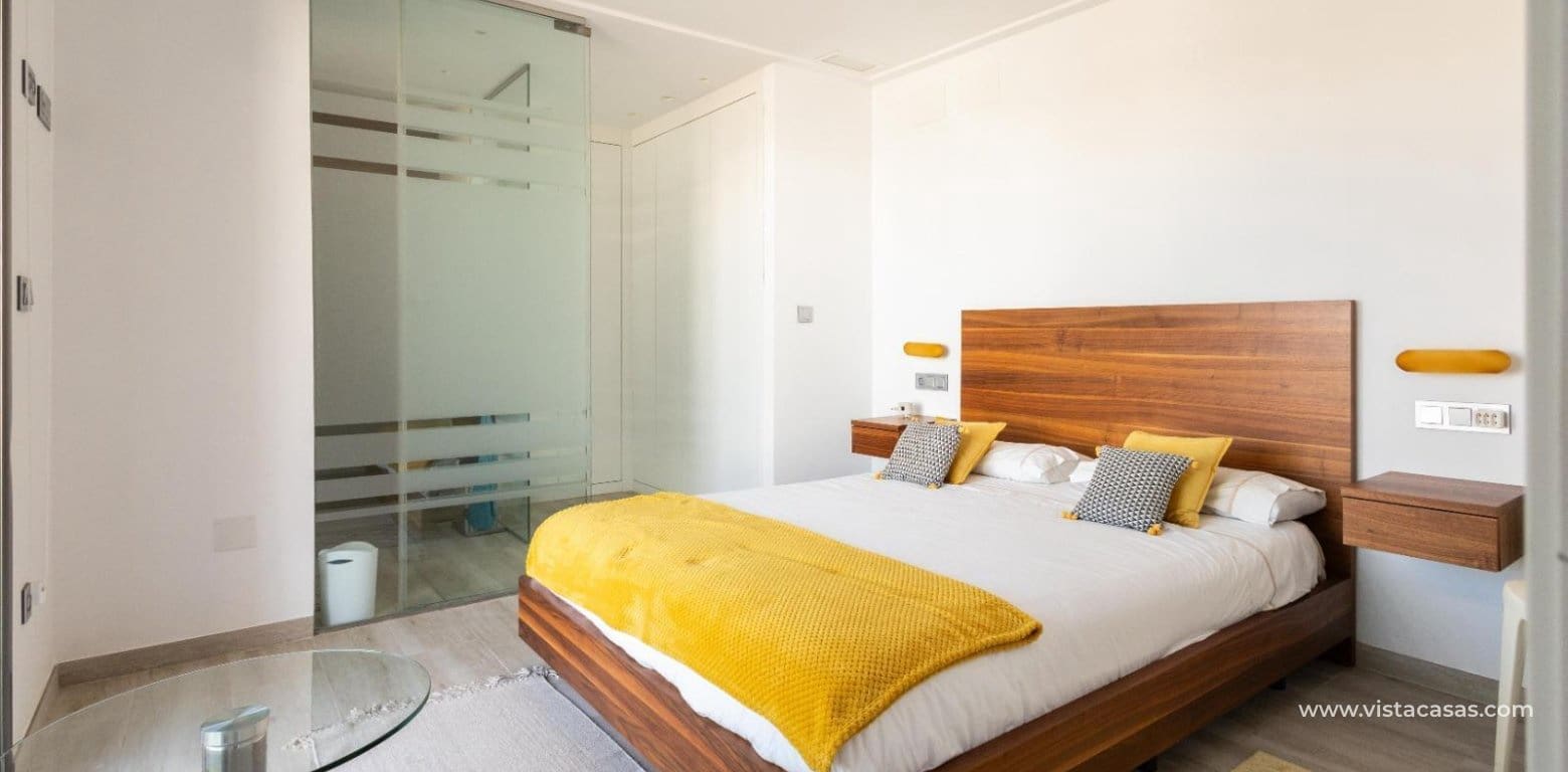 4 Zimmer Villa zu verkaufen in Villamartin - 490.000 € (Ref: 9674751)