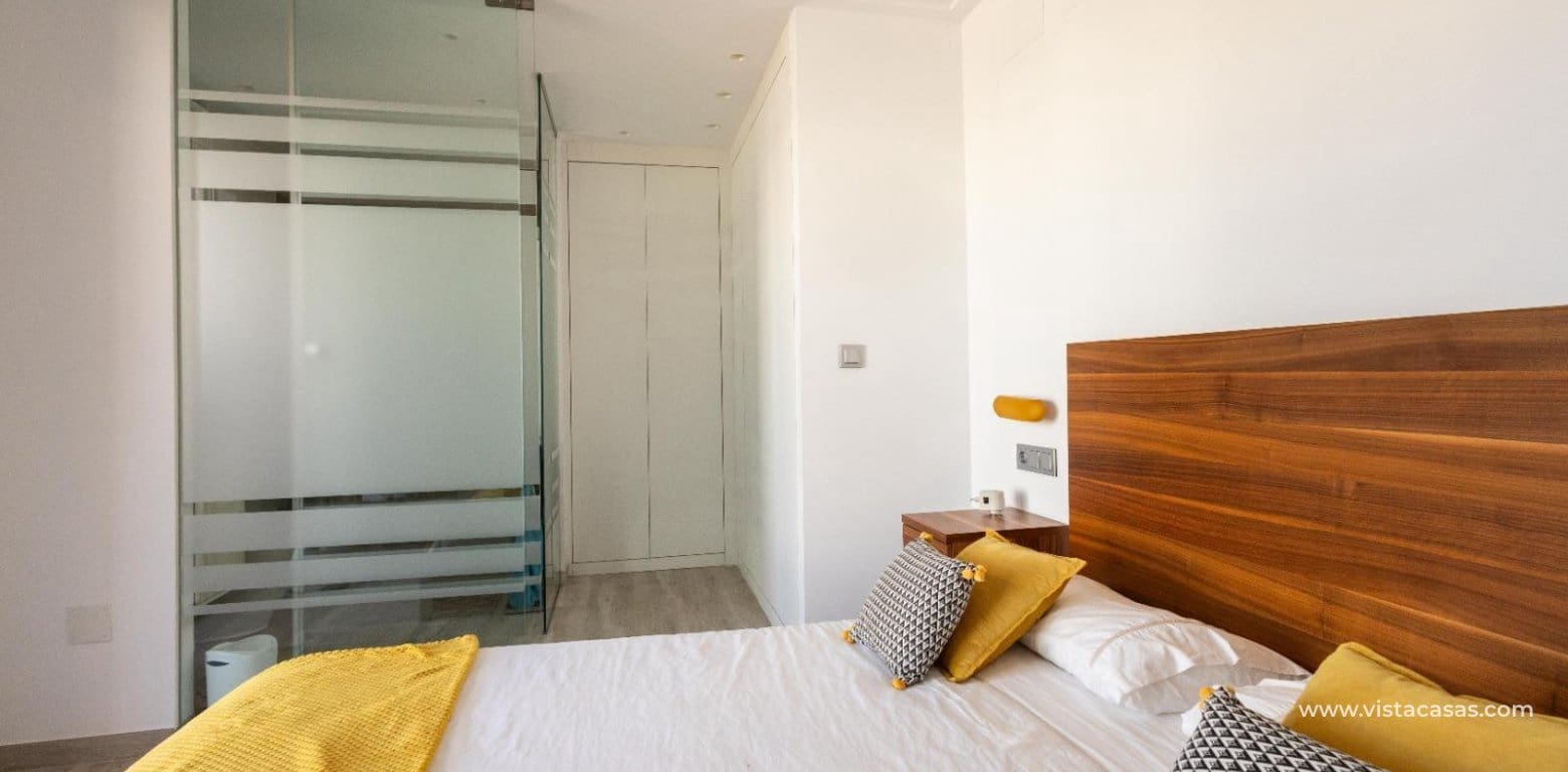 4 Zimmer Villa zu verkaufen in Villamartin - 490.000 € (Ref: 9674751)