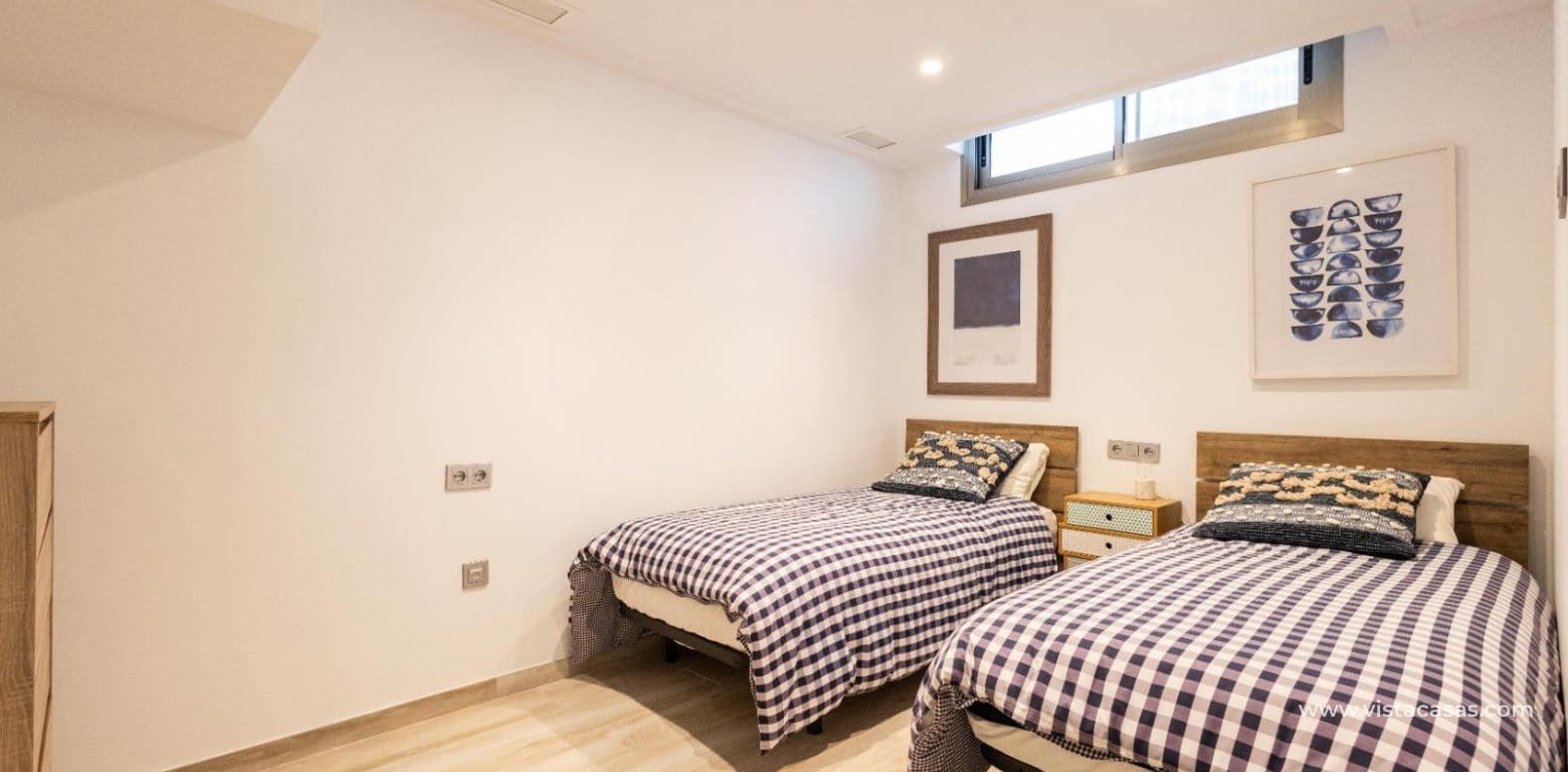 4 Zimmer Villa zu verkaufen in Villamartin - 490.000 € (Ref: 9674751)