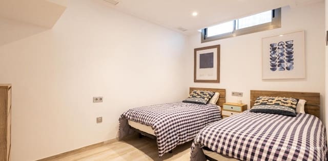 4 Zimmer Villa zu verkaufen in Villamartin, Orihuela - 490.000 € (Ref: 9674751)