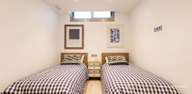 4 Zimmer Villa zu verkaufen in Villamartin, Orihuela - 490.000 € (Ref: 9674751)