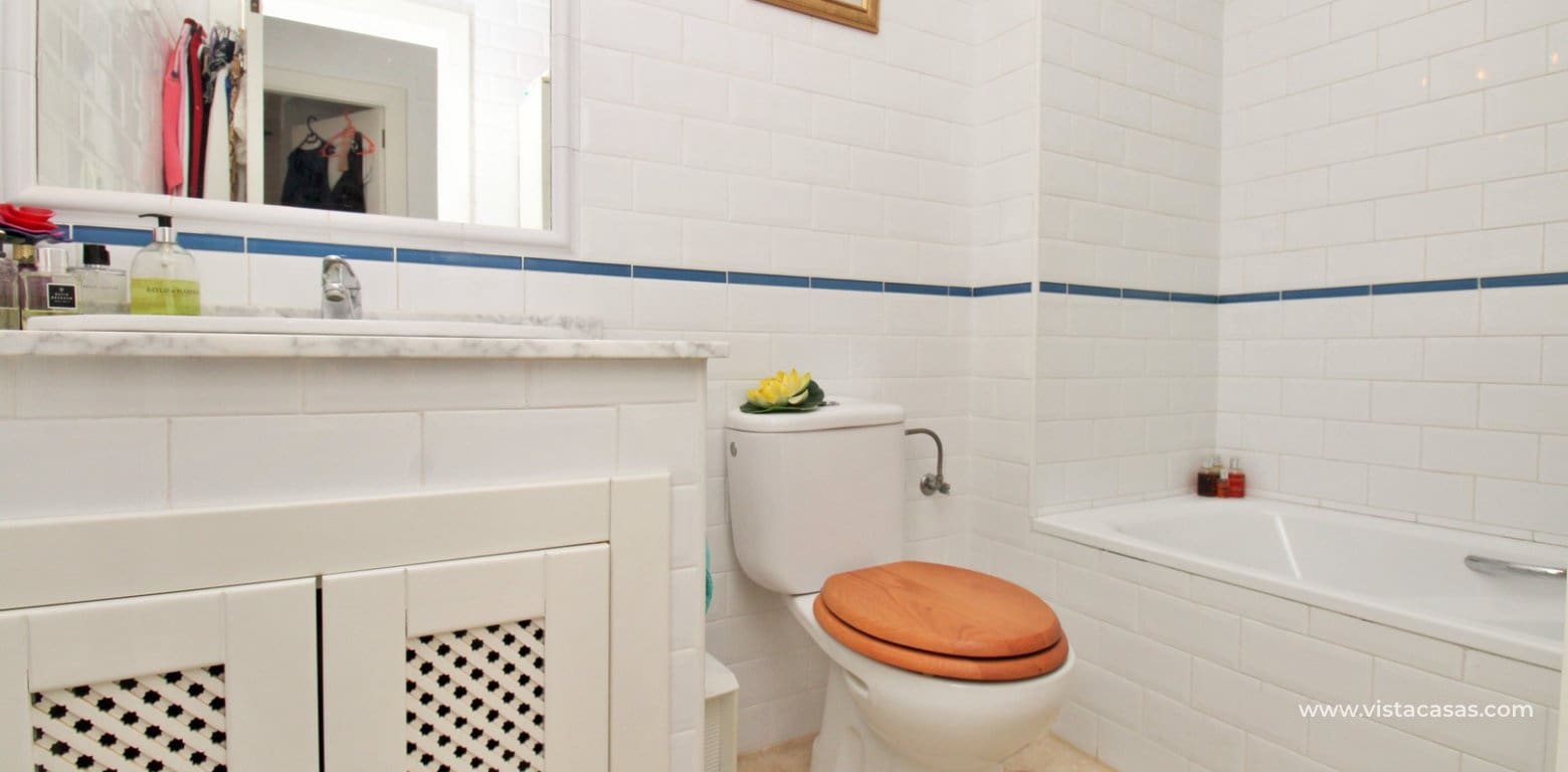 2 soveværelse Lejlighed til salg i Villamartin med swimmingpool - € 184.995 (Ref: 9679284)