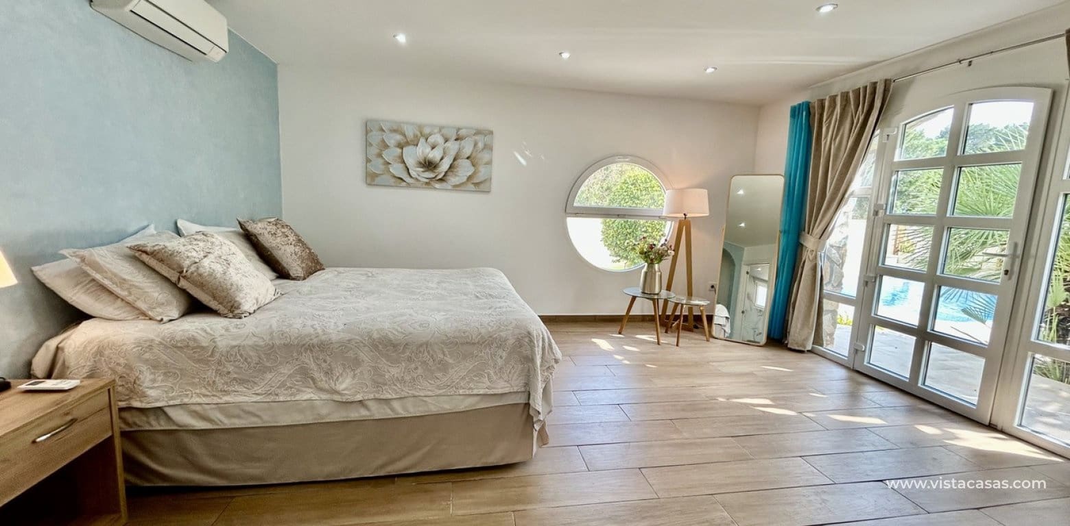 6 slaapkamer Villa te koop in Cabo Roig - € 799.000 (Ref: 9680607)