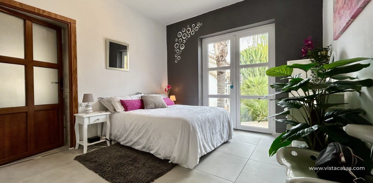 6 slaapkamer Villa te koop in Cabo Roig - € 799.000 (Ref: 9680607)